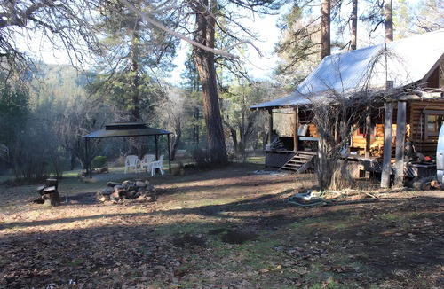 Ruth Cabin | Off-Grid Mountain Retreat