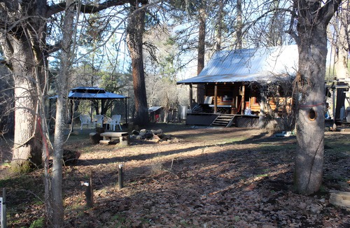 Ruth Cabin | Off-Grid Mountain Retreat