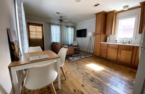 Buena Vista House | Off Main Downtown BV Cottage - STR-048