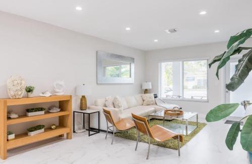 Victoria Park House | Olas Villa by Rove Travel - Home with Heated Pool