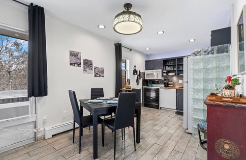 University Park Apartment | Old Town Condo Near CSU | Pool, Sauna, Gym & Bikes
