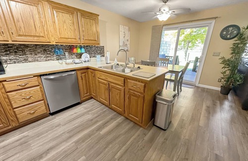 Kelleys Island Condo | On Island Time at Kelleys! Downtown Area