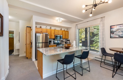 Lakeside Village Condo | On Keystone Lake/Shared Hot Tub/Quick Shuttle Ride to the Lifts