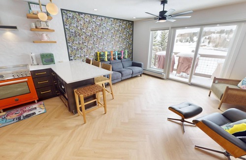Dillon Condo | On Lake. Walk to Marina, Concerts, Parks, Dining. Hip Updated Unit. Big Yard