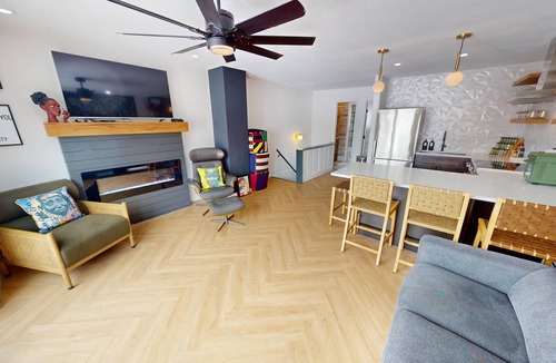 Dillon Condo | On Lake. Walk to Marina, Concerts, Parks, Dining. Hip Updated Unit. Big Yard