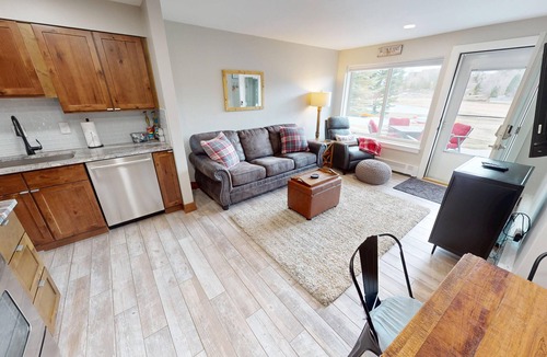 Dillon Condo | On Lake. Walk to Marina, Concerts, Parks. Extra Cute Updated Unit. Big Yard.