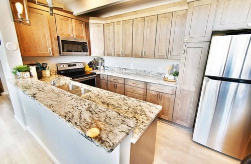Dillon Condo | On Lake, WOW Views! 4 Kings, Big Deck. Walk to Marina, Concerts, Events