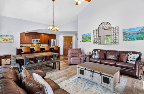 Historic District Condo | On Main St w/Ski Area Views, Heated Garage/Hot Tub