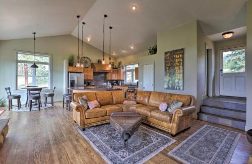 Conifer House | On-Site Hiking Access: Mtn-View Conifer Cabin