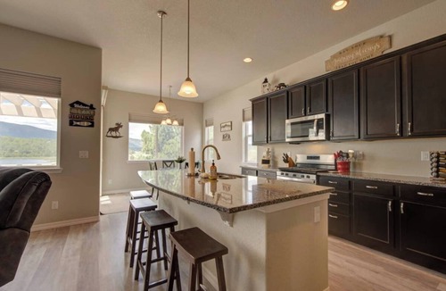 Monument House | ON THE LAKE Monument & USAFA Mountain View Home. 30 DAY MINIMUM