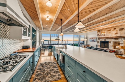Ventura House | On The Sand, Great For Families Amazing Views, Spa