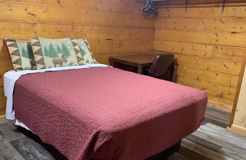 South Fork Cabin | One bedroom cabin with queen bed and sofa bed