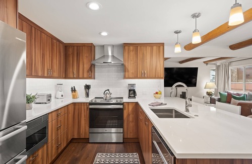 Aspen Condo | One Block to Aspen Mtn & 3 Blocks to Downtown! Covered Parking and Balcony