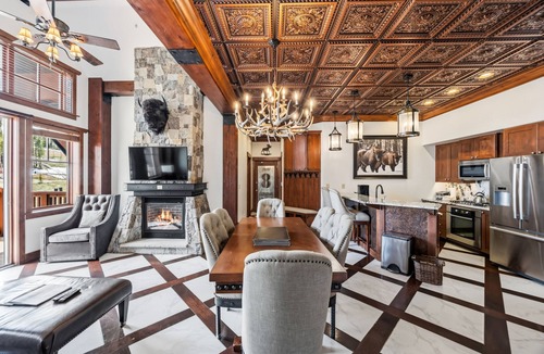 Peak 8 Apartment | One Ski Hill Place 2BR — Gondola views & bowling