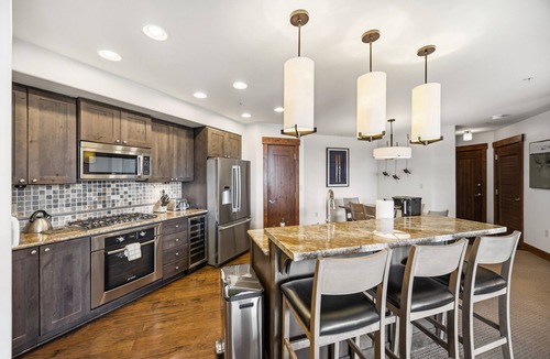 Peak 8 Apartment | One Ski Hill Place 2BR — gondola views & parking