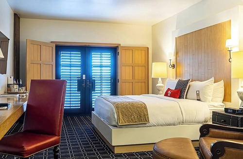 San Jose Hotel | Only Minutes to Thomas Barrett Park! Family-friendly Unit! w/Parking & Pool!
