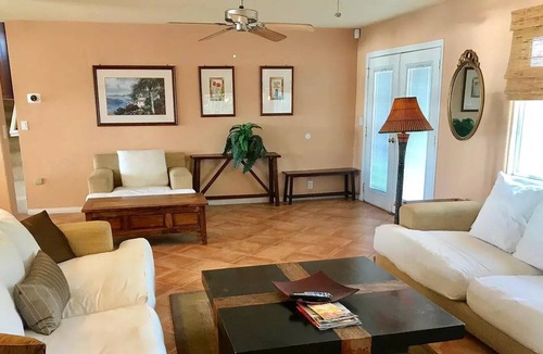 Canyon Lake House | Opuluxe Canyon Panoramic Luxe