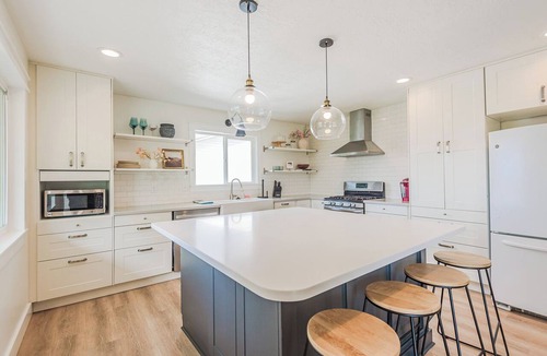 Orem North House | Orem Mountain View Upper | Hot Tub & Movie Theater