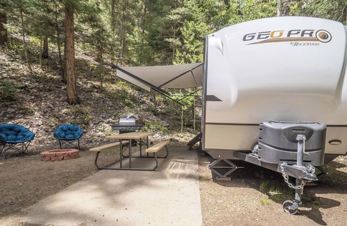 Bayfield House | Outdoor Glamping Fully Setup RV BS89