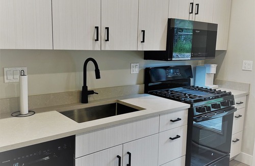 Ouray Hotel | Outlaw Inn Unit 3. MODERN, newly remodeled unit, STEPS from Main Street!