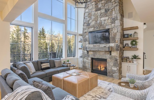Mountain Village House | OVERLOOK HAUS- Mountain Oasis Overlooking San Sophia’s Ridge, Fire Pit & Hot Tub