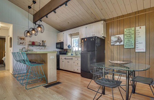 Crestline House | Overlooking Lake Gregory! Crestline Family Cabin