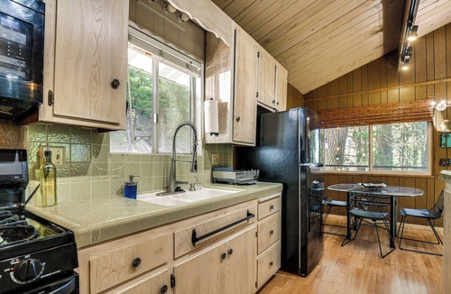 Crestline House | Overlooking Lake Gregory! Crestline Family Cabin