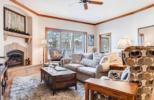 Beaver Creek Apartment | Oxford Court #305 condo