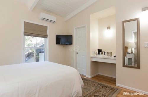 East Beach Hotel | Pacific Crest Hotel