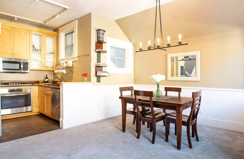 Telluride House | PACIFIC PLACE TOO- Delightful Downtown Hideaway w/Walk-to-Ski, Views!
