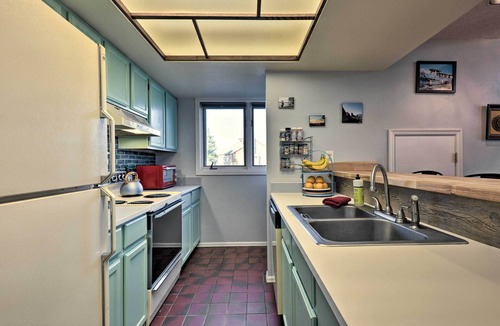 Pagosa Springs Apartment | Pagosa Springs 2-Story Loft Condo w/Deck & Views!
