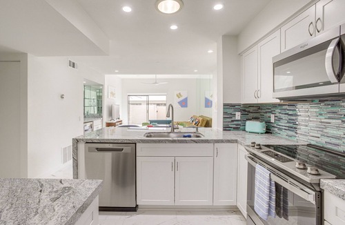 Baristo Condo | Palm Springs Condo w/ Pool Access Near Downtown!