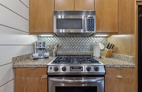 Baristo Apartment | Palm Springs Oasis | Heated Pool & Hot Tub