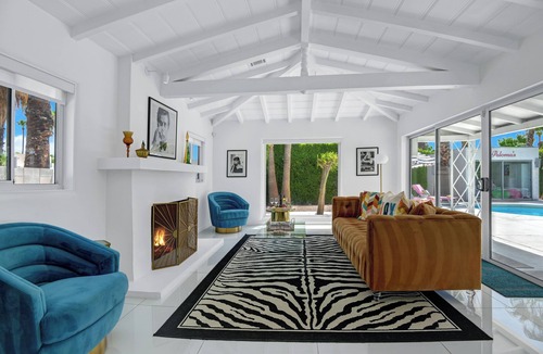 Little Tuscany House | Paloma's Paradise - NEW LISTING! Vintage glamour meets Mid-Century Style