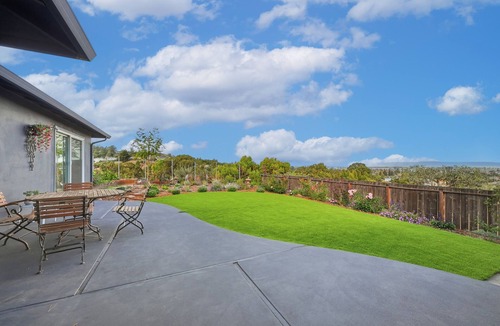 Sugarloaf House | Panoramic Bayview 4BR · Single-Level · 1Gbps WiFi