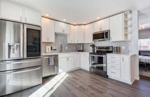 Central Colorado Springs House | Panoramic Point - Downtown King Full Kitchen
