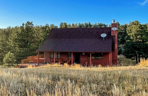 Glacier View Meadows House | Panoramic Views! 'The Cozy Fox Cabin' in Livermore
