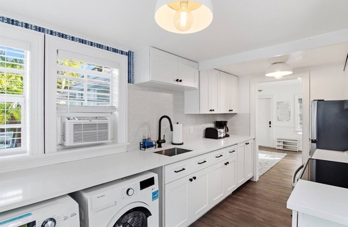 La Hacienda Cottage | Paradise Pool Cottage House, Delray Beach