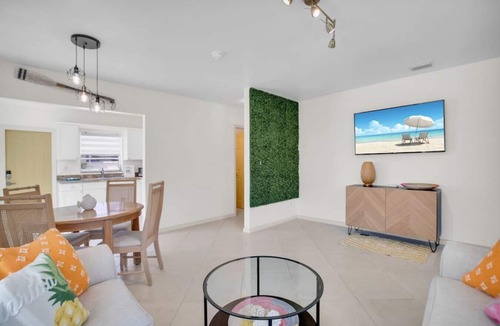 River Oaks Villa | Paradise villa near City/Beach/Airport