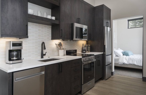 Breckenridge Condo | Park Ave Flat 1 | Luxury Condo, Minutes to Everything!