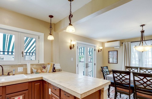 South Park Hill House | Park Hill Holly House - A Place To Call Home License: 2018-BFN-0000208