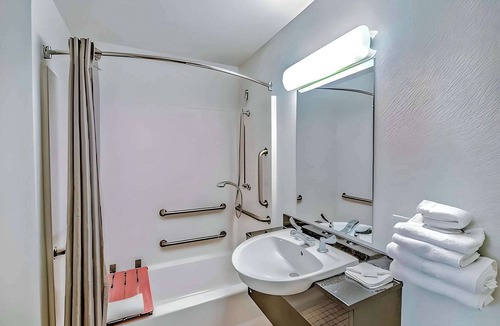 West Colorado Springs Hotel | Park Inn by Radisson, Colorado Springs