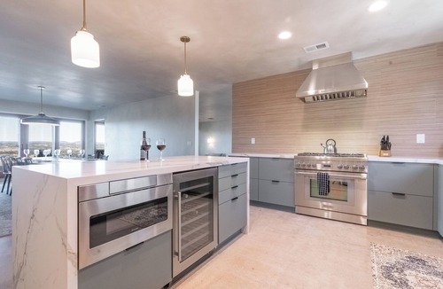 Paso Robles House | Paso Robles Hilltop Hot tub nights 11 acres Wine days, relaxing evenings