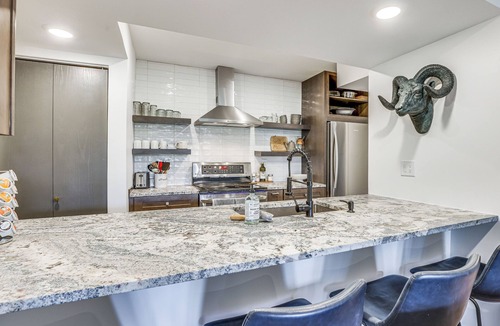 Frisco Condo | Patio & Dillon Reservoir Views: Chic Frisco Condo!