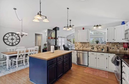 Woodland Park House | Peace in the Pines ,Hot Tub & Pikes Peak Views