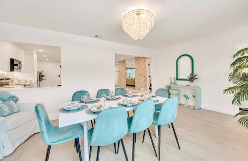 Plantation House | Peace, Pool, Golf and Sunshine, 15 Min to Beach