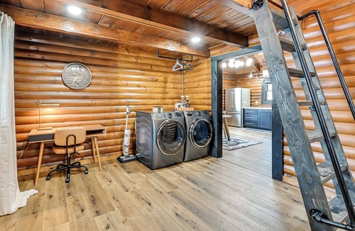 Dundee Cabin | Peaceful Cabin w/Hot Tub in Dundee: Dogs Welcome