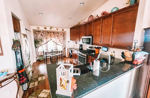 Elbert House | Peaceful Falcon Hot Tub Pet Friendly 3 King Beds