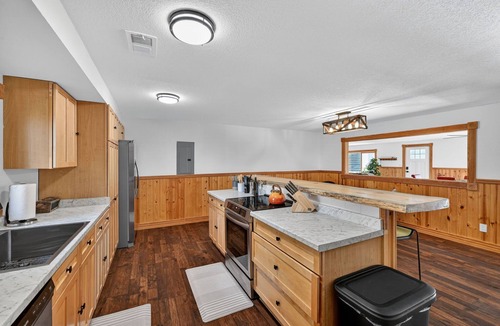 Florissant House | Peaceful Hot Tub Home with Mountain Views!