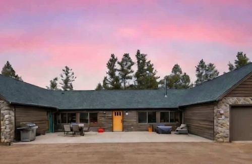 Florissant House | Peaceful Hot Tub Home with Mountain Views!
